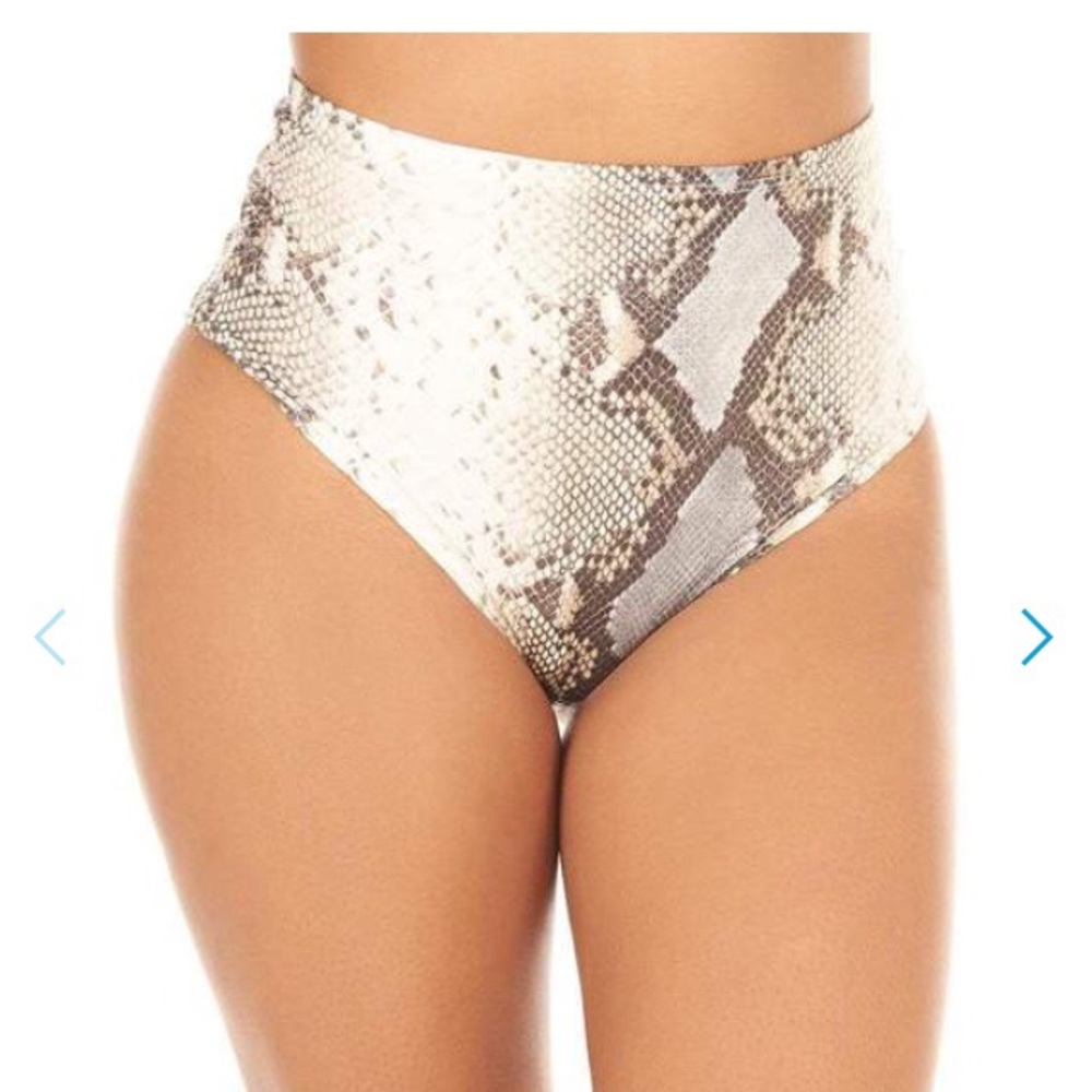 Iheartraves Wild Card High Waisted Booty Short